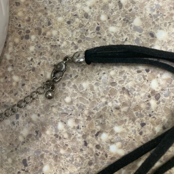 3 fashion **chokers** - Picture 4 of 6